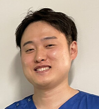 監修医師の守倉礼先生の顔写真